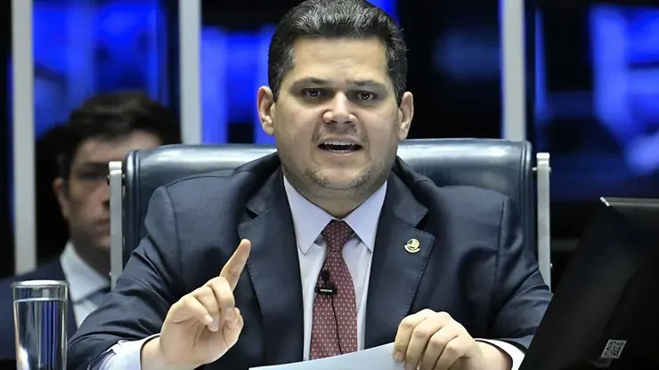 Senado arquiva PEC da Blindagem após rejeição unânime na CCJ e forte reação popular