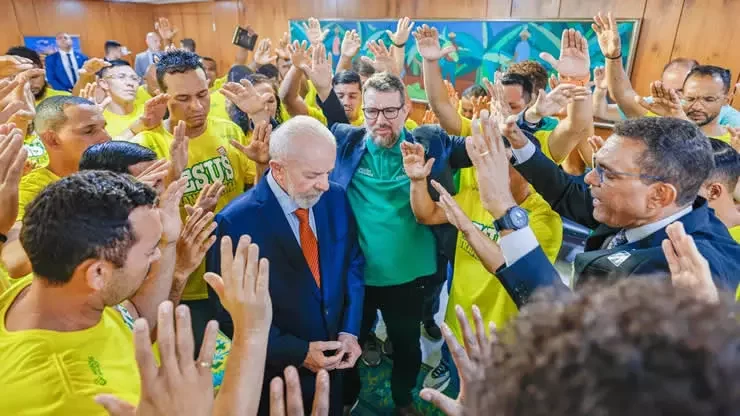 Novo documentário, estreia com reflexão sobre o avanço evangélico na política brasileira